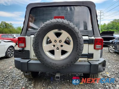Zdjęcie 6 z 12 samochodu: 2010 JEEP WRANGLER UNLIMITED SPORT VIN:1J4BA3H11AL218110 - miniatura