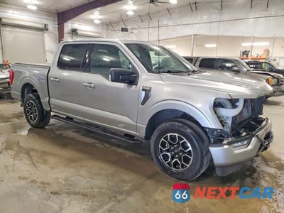Czwarte zdjęcie samochodu z boku: 2023 FORD F150 SUPERCREW VIN:1FTFW1E53PKD40860 - miniatura