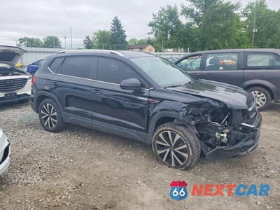 Czwarte zdjęcie samochodu z boku: 2022 VOLKSWAGEN TAOS SE VIN:3VVWX7B27NM046685 - miniatura