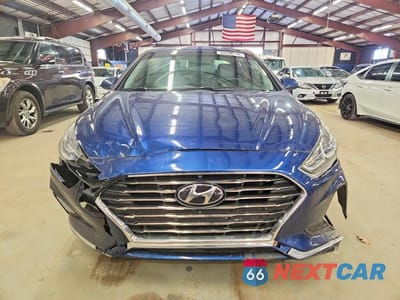 Piąte zdjęcie samochodu w środku: 2019 HYUNDAI SONATA SE VIN:5NPE24AF8KH775193 - miniatura