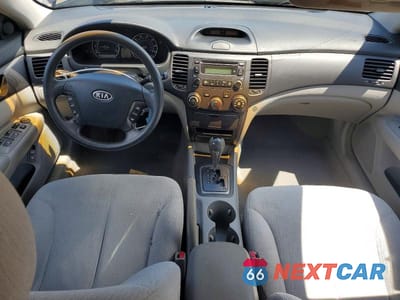 Zdjęcie 8 z 12 samochodu: 2006 KIA OPTIMA LX VIN:KNAGE123865074210 - miniatura
