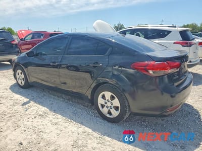 Drugie zdjęcie samochodu z przodu: 2018 KIA FORTE LX VIN:3KPFK4A71JE243929 - miniatura