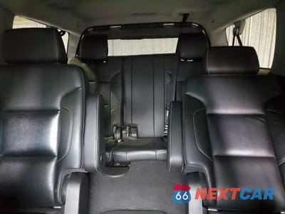 Zdjęcie 10 z 14 samochodu: 2019 CHEVROLET SUBURBAN C1500 LT VIN:1GNSCHKC0KR130159 - miniatura
