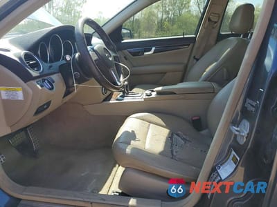 Zdjęcie 7 z 12 samochodu: 2013 MERCEDES-BENZ C 300 4MATIC VIN:WDDGF8AB1DA881244 - miniatura