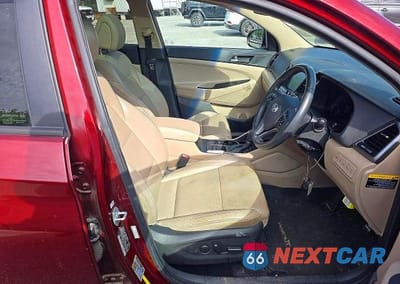 Piąte zdjęcie samochodu w środku: 2016 HYUNDAI TUCSON LIMITED VIN:KM8J33A21GU080064 - miniatura