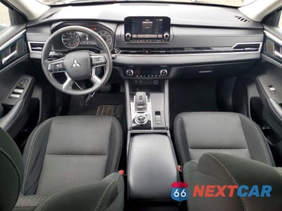 Zdjęcie 8 z 14 samochodu: 2022 MITSUBISHI OUTLANDER ES VIN:JA4J4TA8XNZ044681 - miniatura
