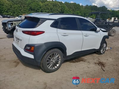 Trzecie zdjęcie samochodu z tyłu: 2020 HYUNDAI KONA SEL VIN:KM8K22AA0LU580655 - miniatura