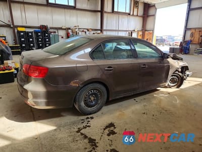 Trzecie zdjęcie samochodu z tyłu: 2011 VOLKSWAGEN JETTA SE VIN:3VWBK7AJ7BM013831 - miniatura
