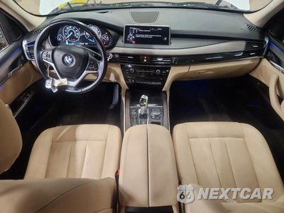 Zdjęcie 8 z 13 samochodu: 2016 BMW X5 XDR40E VIN:5UXKT0C58G0S78614 - miniatura