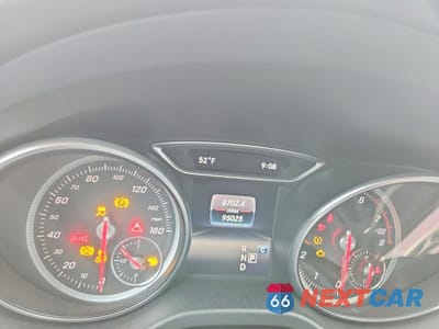 Zdjęcie 9 z 13 samochodu: 2019 MERCEDES-BENZ CLA 250 VIN:WDDSJ4EB3KN716104 - miniatura