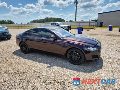 Czwarte zdjęcie samochodu z boku: 2018 JAGUAR XF PRESTIGE VIN:SAJBK4FN7JCY56555 - miniatura