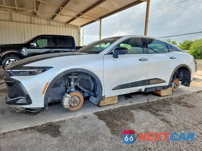 2025 TOYOTA CROWN PLATINUM JTDAFAAF3S3012527 - główne zdjęcie licytacji z USA - miniatura