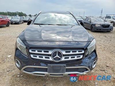 Piąte zdjęcie samochodu w środku: 2019 MERCEDES-BENZ GLA 250 VIN:WDCTG4EB6KJ575298 - miniatura