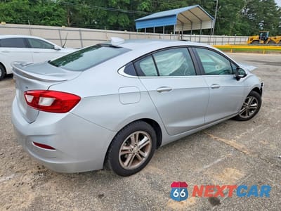 Trzecie zdjęcie samochodu z tyłu: 2017 CHEVROLET CRUZE LT VIN:1G1BE5SM5H7124297 - miniatura