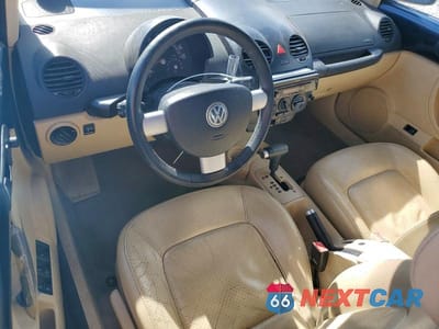 Zdjęcie 8 z 12 samochodu: 2004 VOLKSWAGEN NEW BEETLE GLS VIN:3VWCD31YX4M316691 - miniatura