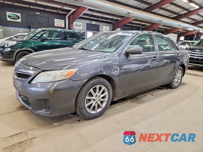2011 TOYOTA CAMRY HYBRID 4T1BB3EK8BU131568 - główne zdjęcie licytacji z USA - miniatura