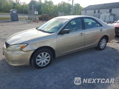 2005 TOYOTA CAMRY LE 4T1BE30KX5U414945 - główne zdjęcie licytacji z USA - miniatura
