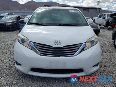 Piąte zdjęcie samochodu w środku: 2012 TOYOTA SIENNA XLE 8-PASSENGER VIN:5TDYK3DC6CS229285 - miniatura