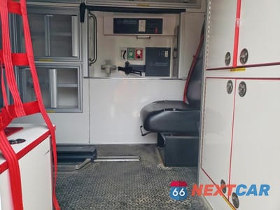 Zdjęcie 11 z 13 samochodu: 2019 FORD ECONOLINE - AMBULANCE VIN:1FDWE3FS2KDC04070 - miniatura