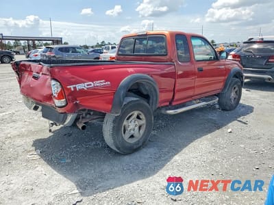 Trzecie zdjęcie samochodu z tyłu: 2001 TOYOTA TACOMA XTRACAB PRERUNNER VIN:5TESM92N61Z824046 - miniatura