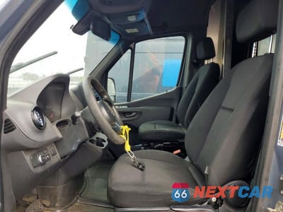 Zdjęcie 7 z 13 samochodu: 2019 MERCEDES BENZ SPRINTER 2500/3500 DELIVERY VAN VIN:WD4PF1CD8KP147670 - miniatura