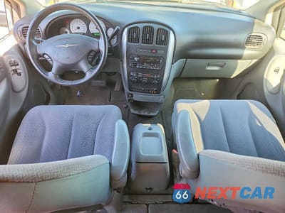 Zdjęcie 8 z 13 samochodu: 2006 CHRYSLER TOWN & COUNTRY TOURING VIN:2A8GP54L86R836366 - miniatura