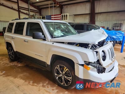 Czwarte zdjęcie samochodu z boku: 2015 JEEP PATRIOT LATITUDE VIN:1C4NJPFB3FD157799 - miniatura