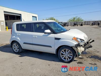 Czwarte zdjęcie samochodu z boku: 2013 KIA SOUL + VIN:KNDJT2A60D7511814 - miniatura