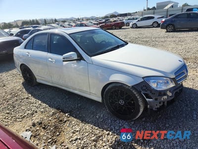 Czwarte zdjęcie samochodu z boku: 2010 MERCEDES-BENZ C 300 VIN:WDDGF5EB6AR119226 - miniatura