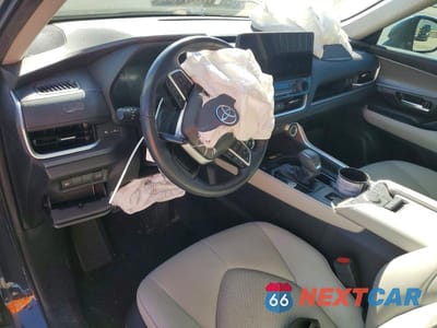 Zdjęcie 8 z 12 samochodu: 2024 TOYOTA GRAND HIGHLANDER XLE VIN:5TDAAAA58RS000405 - miniatura