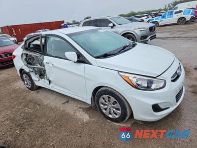 Czwarte zdjęcie samochodu z boku: 2016 HYUNDAI ACCENT SE VIN:KMHCT4AEXGU971415 - miniatura