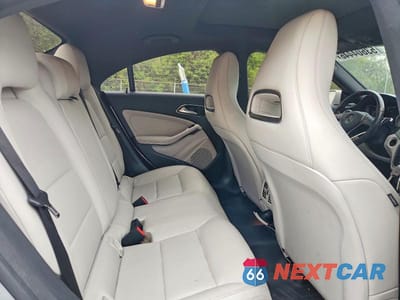 Zdjęcie 10 z 12 samochodu: 2014 MERCEDES-BENZ CLA 250 VIN:WDDSJ4EB3EN031573 - miniatura
