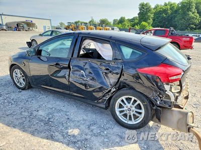 Trzecie zdjęcie samochodu z tyłu: 2018 FORD FOCUS SE VIN:1FADP3K24JL281559 - miniatura