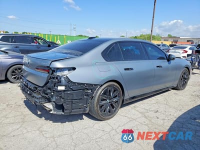 Trzecie zdjęcie samochodu z tyłu: 2023 BMW 760 XI VIN:WBA33EJ0XPCM54214 - miniatura