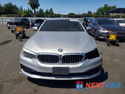 Piąte zdjęcie samochodu w środku: 2019 BMW 530 I VIN:WBAJA5C55KBX86243 - miniatura