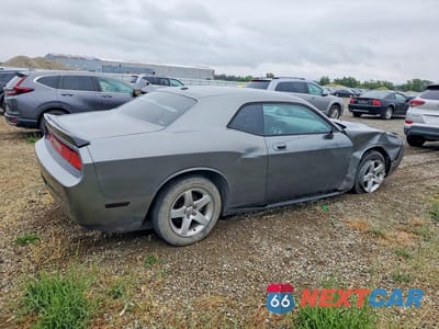 Trzecie zdjęcie samochodu z tyłu: 2010 DODGE CHALLENGER SE VIN:2B3CJ4DV9AH318396 - miniatura