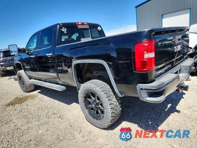 Drugie zdjęcie samochodu z przodu: 2019 GMC SIERRA K2500 DENALI VIN:1GT12SEY2KF271988 - miniatura
