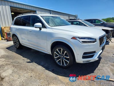 Czwarte zdjęcie samochodu z boku: 2019 VOLVO XC90 T6 MOMENTUM VIN:YV4A22PK5K1462730 - miniatura