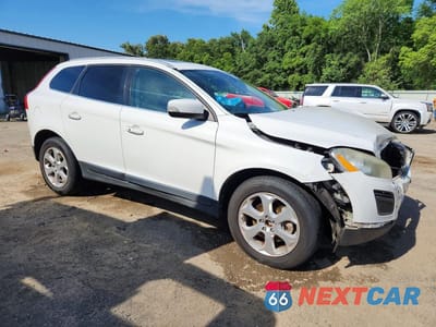 Czwarte zdjęcie samochodu z boku: 2013 VOLVO XC60 3.2 VIN:YV4952DL8D2392273 - miniatura