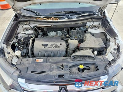 Zdjęcie 11 z 12 samochodu: 2016 MITSUBISHI OUTLANDER SE VIN:JA4AD3A32GZ061840 - miniatura