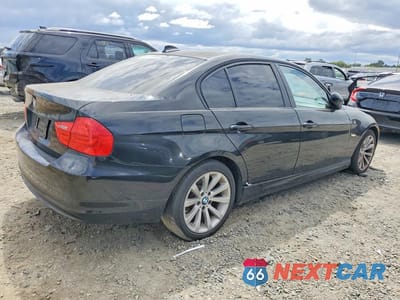 Trzecie zdjęcie samochodu z tyłu: 2011 BMW 328 I SULEV VIN:WBAPH5C53BA444284 - miniatura