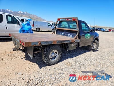 Trzecie zdjęcie samochodu z tyłu: 2001 FORD F150 VIN:1FTZF18271KF02379 - miniatura