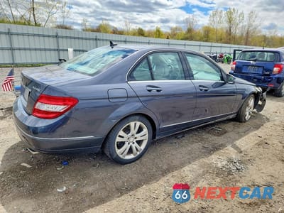 Trzecie zdjęcie samochodu z tyłu: 2011 MERCEDES-BENZ C 300 4MATIC VIN:WDDGF8BB2BR179883 - miniatura