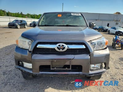 Piąte zdjęcie samochodu w środku: 2013 TOYOTA 4RUNNER SR5 VIN:JTEBU5JR4D5146283 - miniatura