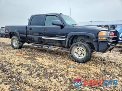 Czwarte zdjęcie samochodu z boku: 2005 GMC SIERRA K2500 HEAVY DUTY VIN:1GTHK23U25F971786 - miniatura