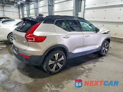 Trzecie zdjęcie samochodu z tyłu: 2023 VOLVO XC40 RECHARGE PLUS VIN:YV4ED3UL3P2102839 - miniatura