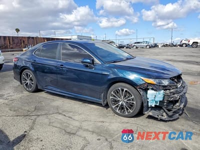 Czwarte zdjęcie samochodu z boku: 2019 TOYOTA CAMRY HYBRID SE VIN:4T1B21HK7KU515941 - miniatura