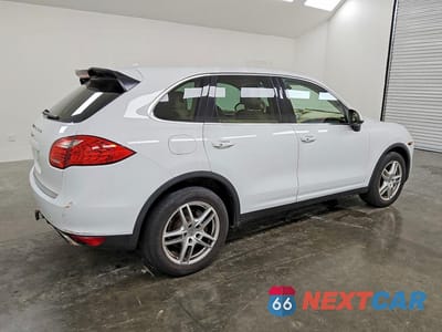 Trzecie zdjęcie samochodu z tyłu: 2013 PORSCHE CAYENNE VIN:WP1AA2A23DLA19707 - miniatura