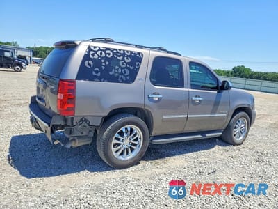 Trzecie zdjęcie samochodu z tyłu: 2013 CHEVROLET TAHOE C1500 LTZ VIN:1GNSCCE03DR241473 - miniatura