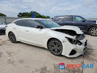 Czwarte zdjęcie samochodu z boku: 2020 NISSAN MAXIMA SV VIN:1N4AA6CV1LC383161 - miniatura